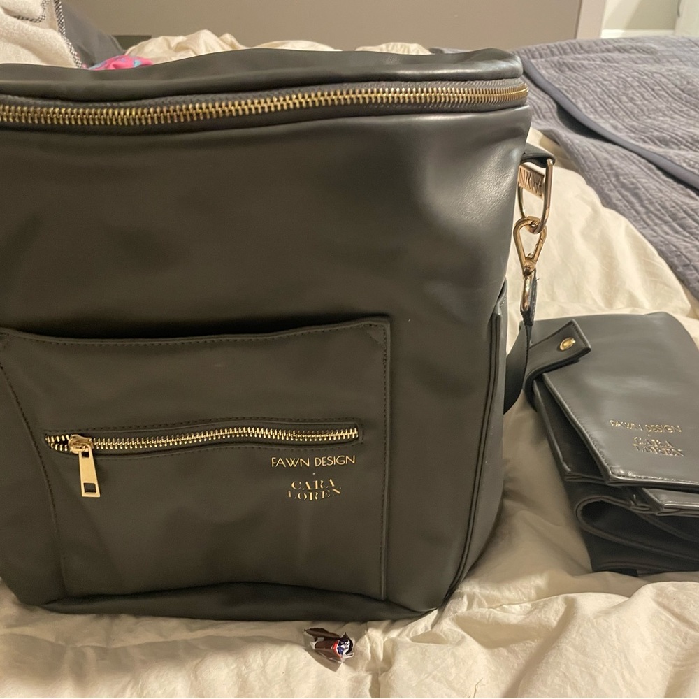 The Fawn Diaper Bag with Changing Pad - Picture 2 of 7